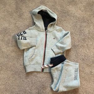 2T Tommy Hilfiger jogging suit.